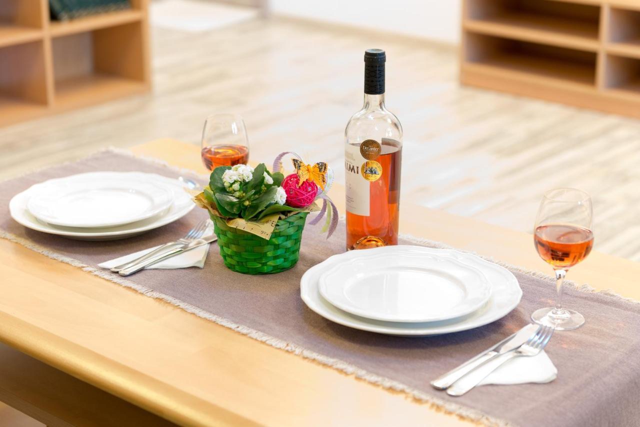 Romexpo Apartment Luxury - Aproape De Centru Si Parc Herastrau! บูคาเรสต์ ภายนอก รูปภาพ